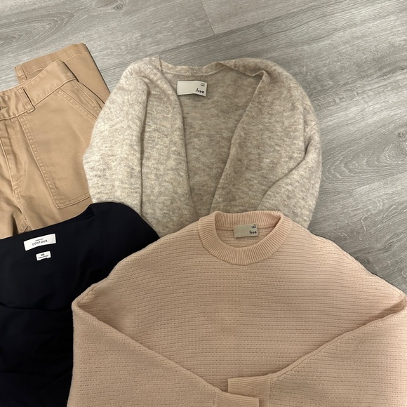 Aritzia xs bundle - Picture 2 of 5